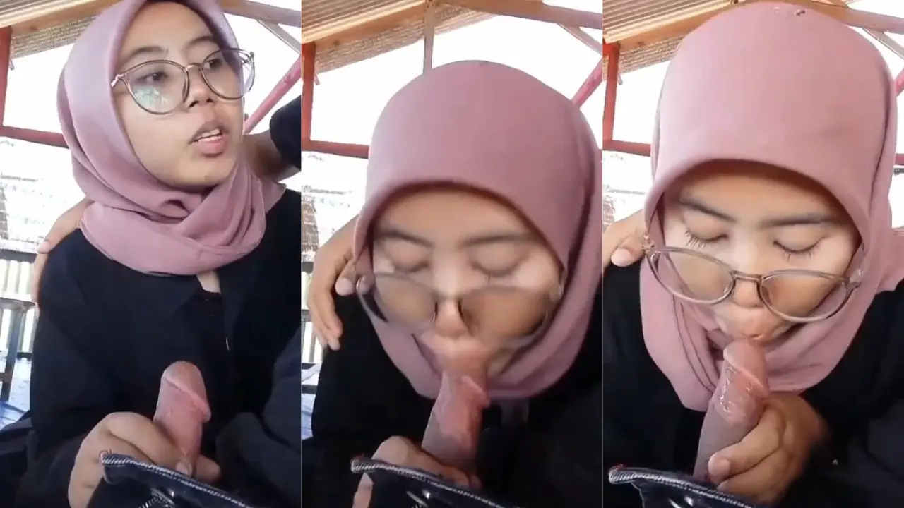 Bokep Hijab Memastikan Kondisi Sekitar Aman (Koleksi Dr. Pinguin Bokep, M.S.B.)