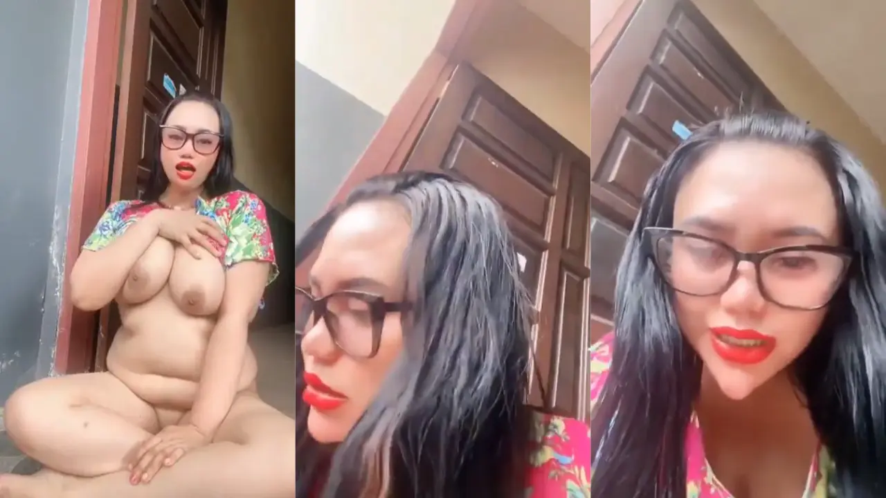 Tante muda live pamer tete gede 