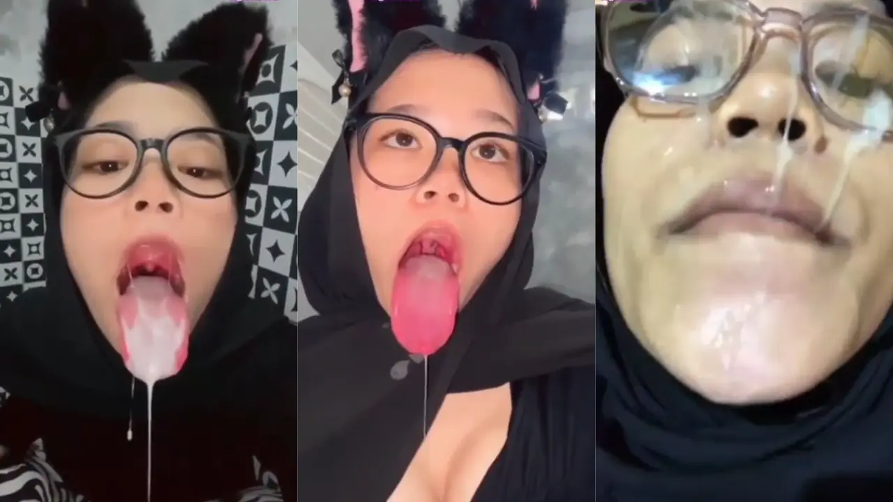Jilbab lidah nya panjang banget