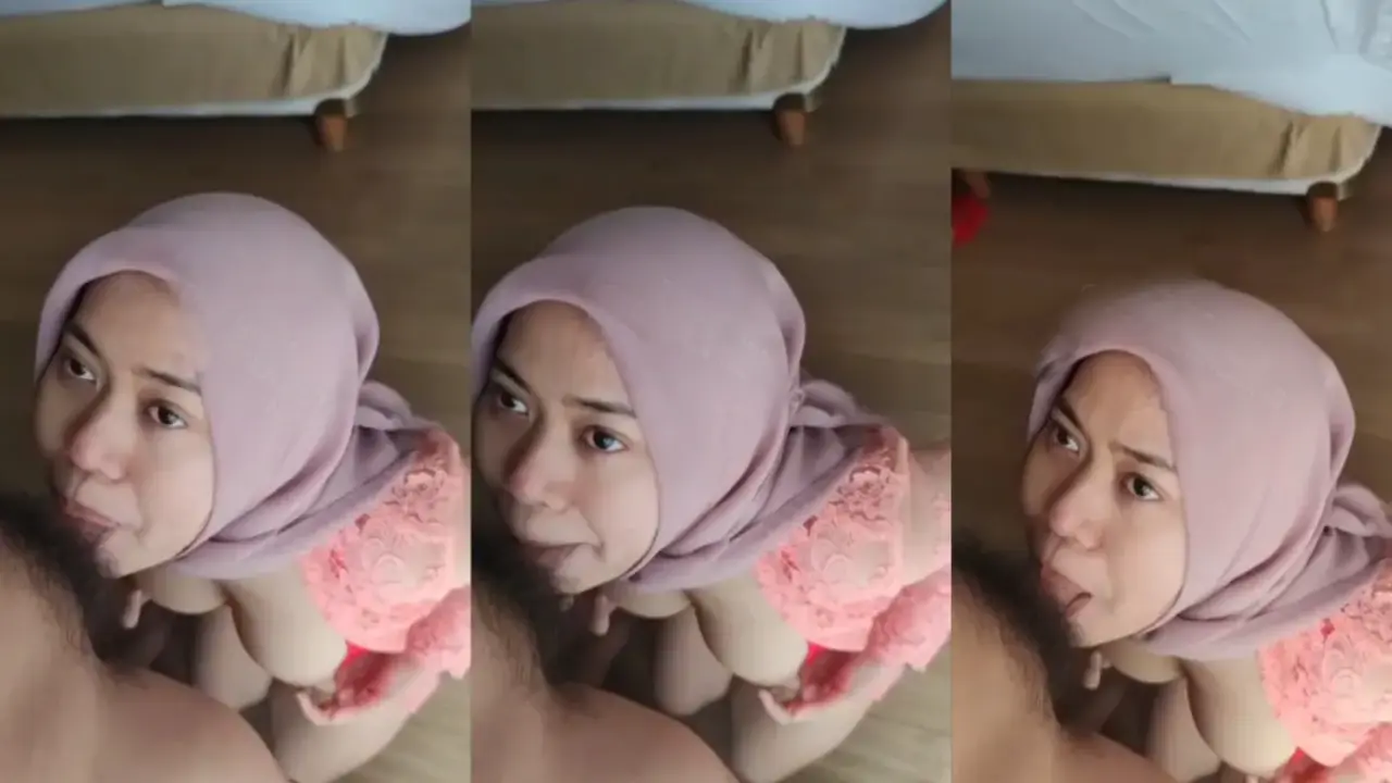 Bokep Indo Eskrim Kesukaan Tante Hijab Binal (Koleksi Dr. Pinguin Bokep, M.S.B.)