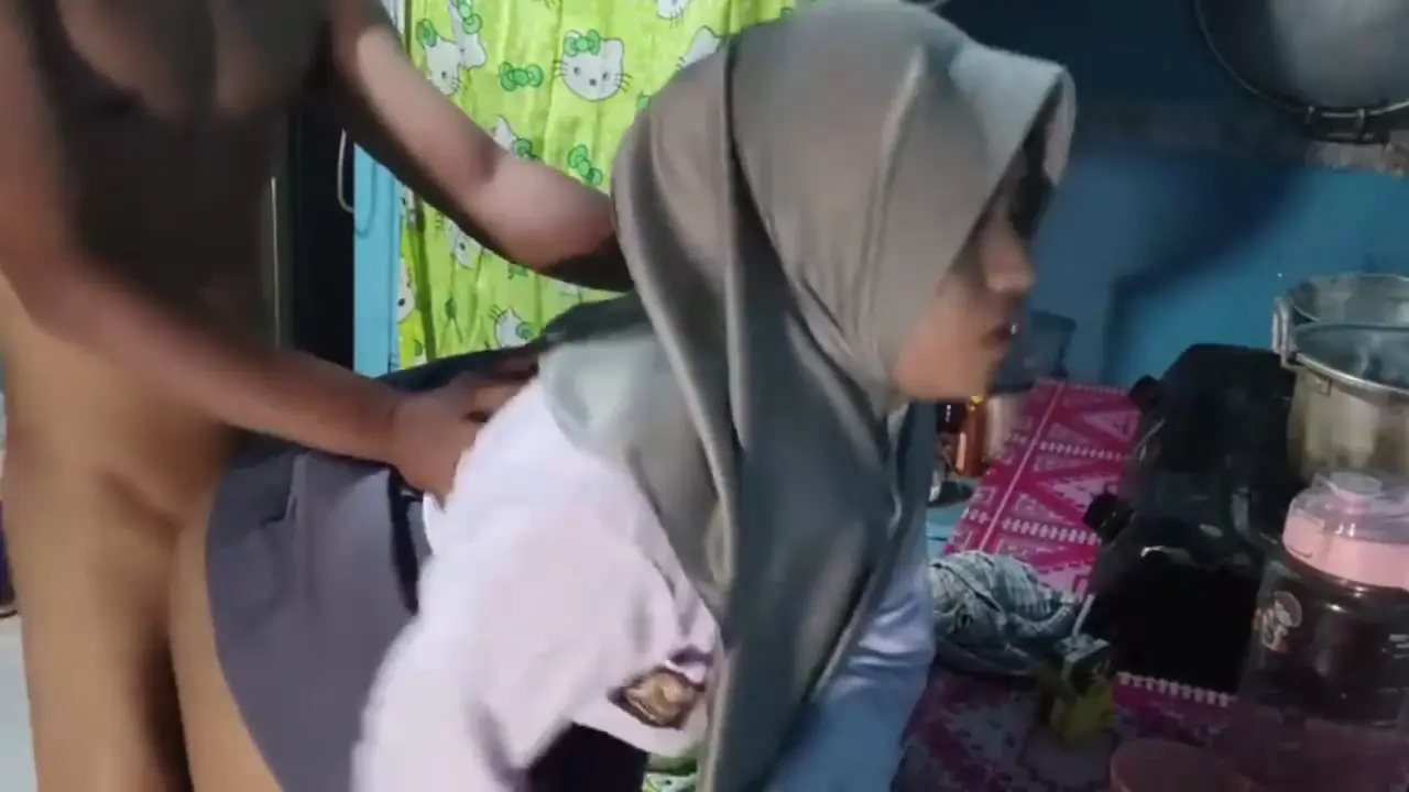 Viral hampir ketahuan orang lewat