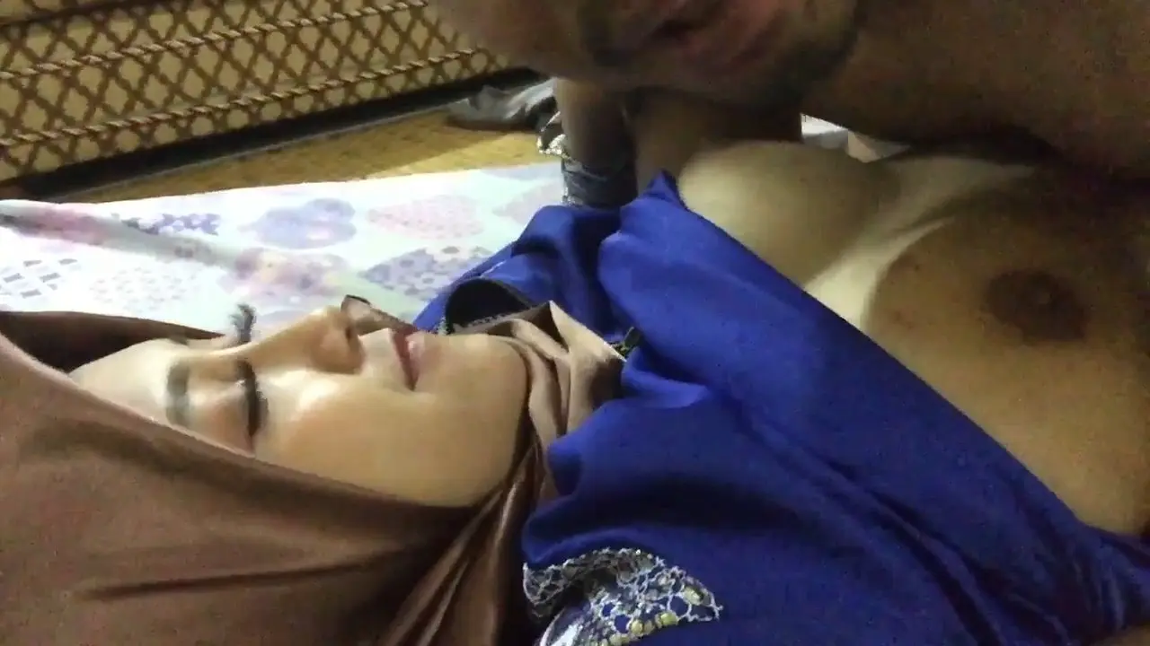 Bokep Binor cantik selingkuh dengan sopir