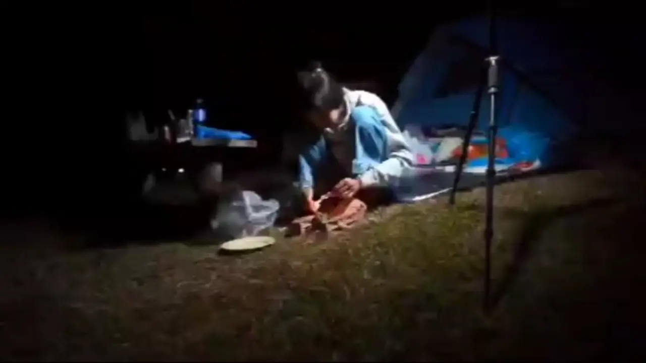 Orang Lain Kemah Mereka
