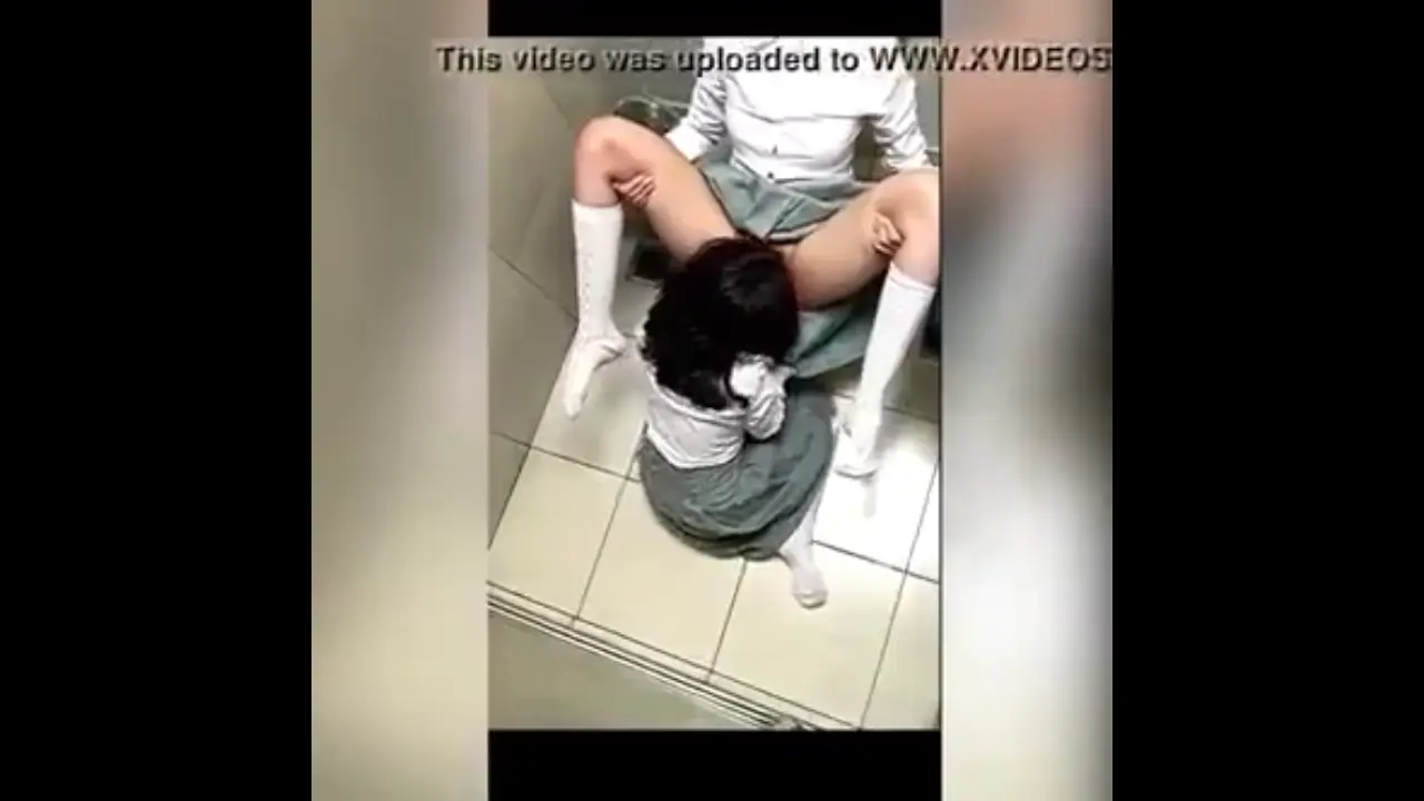 2 Abg jilbab Sma Colmek di wc